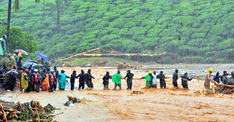 വയനാട്ടില്‍ എണ്ണായിരത്തിലേറെ പേർ ദുരിതാശ്വാസ ക്യാമ്പുകളില്‍; ഇതുവരെ തുറന്നത് 82 ക്യാമ്പുകള്‍