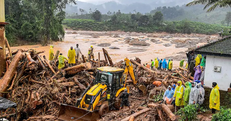 രാത്രിയിലും തിരച്ചില്‍; പരിശോധന ജീവന്‍റെ തുടിപ്പുണ്ടെന്ന സംശയത്തില്‍