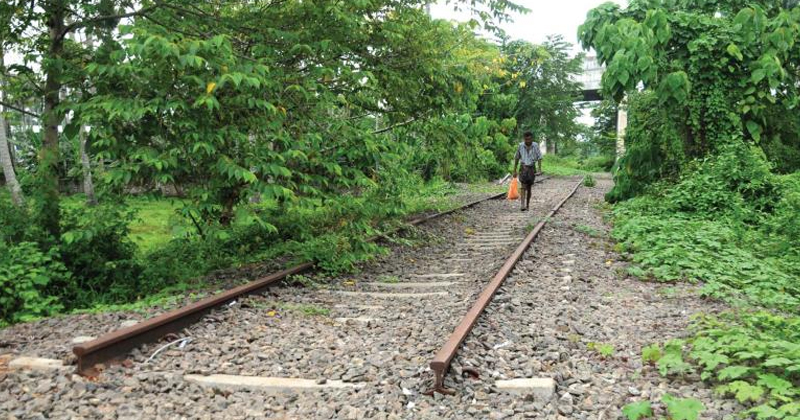ശബരിപാതയുടെ അനിശ്ചിതത്വം കേന്ദ്ര-സംസ്ഥാന സർക്കാരുകളുടെ പിടിപ്പുകേട്; പ്രതിഷേധക്കുമെന്ന് എംപിമാർ