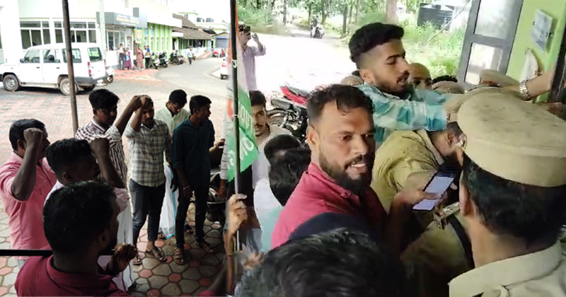 കണ്ണൂര്‍ പഴയങ്ങാടി താലൂക്ക് ആശുപത്രിയിൽ ഡോക്ടർമാർ ഇല്ലെന്ന് പരാതി; യൂത്ത് കോൺഗ്രസ് പ്രതിഷേധം