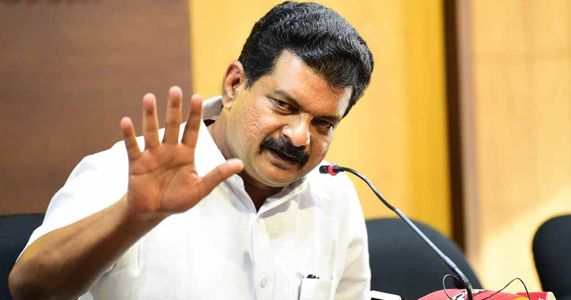 ‘വനംവകുപ്പ് ഉദ്യോഗസ്ഥരുടെ മനസ് മൃഗങ്ങളേക്കാൾ ക്രൂരം’; മന്ത്രിയെ വേദിയിലിരുത്തി അൻവറിന്‍റെ വിമർശനം