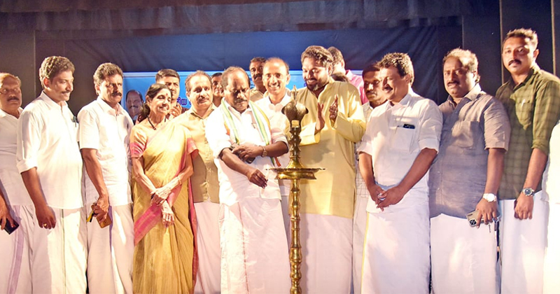 വയനാടിനായി കൈകോർത്തു; സാഹിതി തീയറ്റേഴ്സിന്‍റെ "മുച്ചീട്ടുകളിക്കാരനെ" കാണാൻ മികച്ച ജനപങ്കാളിത്തം