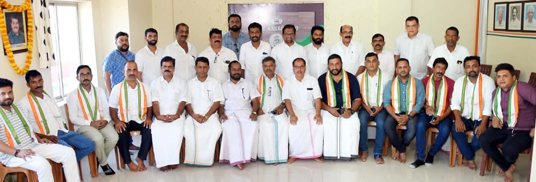 സി.പി.എം  തളരുന്നുവോ?; കോണ്‍ഗ്രസിലേക്ക് സി.പി.എം നേതാക്കളുടെ ഒഴുക്ക്