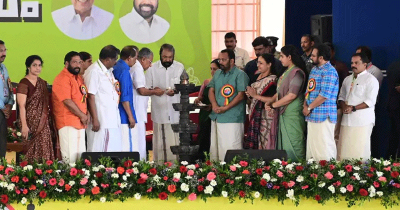 കൗമാരകലാമേളയായ സംസ്ഥാന സ്‌കൂള്‍ കലോത്സവത്തിന് തലസ്ഥാന നഗരിയില്‍ തിരിതെളിഞ്ഞു