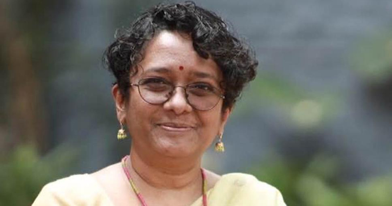 ശാരദ മുരളീധരന് ഐക്യദാര്‍ഢ്യം പ്രഖ്യാപിച്ച് പ്രതിപക്ഷ നേതാവ്;കറുത്ത നിറമുള്ള ഒരമ്മ എനിക്കുമുണ്ടായിരുന്നുവെന്ന് വി.ഡി.സതീശന്‍