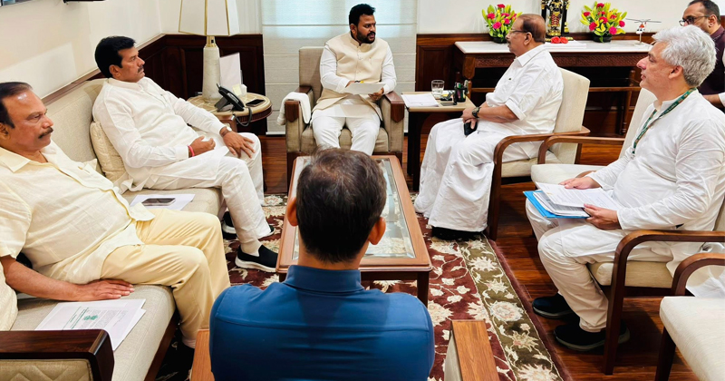 K.SUDHAKARAN| 'കണ്ണൂരില്‍ നിന്ന് രാജ്യാന്തര സര്‍വീസിനോടൊപ്പം ആഭ്യന്തര സര്‍വീസുകളും വര്‍ദ്ധിപ്പിക്കണം'; കേന്ദ്ര വ്യോമയാന മന്ത്രിയുമായി കൂടിക്കാഴ് നടത്തി കെ.സുധാകരന്‍ എം.പി