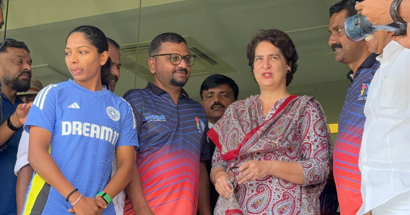 PRIYANKA GANDHI MP| മുന്നൂറിലേറെ മാധ്യമപ്രവര്‍ത്തകര്‍ ഭാഗമാകുന്ന ജേര്‍ണലിസ്റ്റ് ക്രിക്കറ്റ് ലീഗ് വേദിയിലെത്തി പ്രിയങ്ക ഗാന്ധി  എം. പി