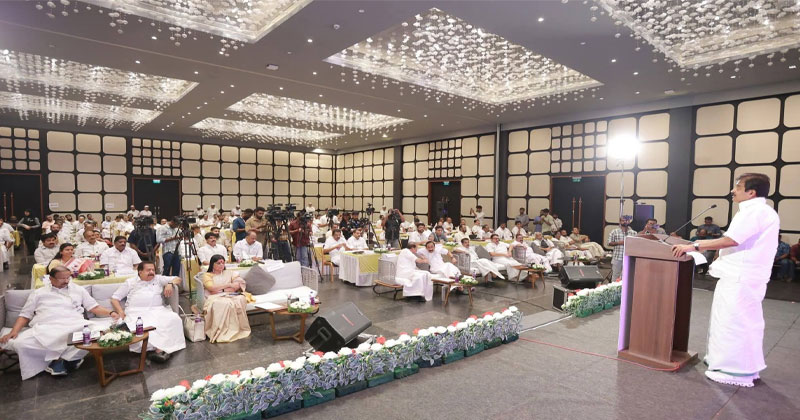പിണറായി ഭരണത്തിന് അന്ത്യം കുറിക്കാൻ 'ലക്ഷ്യം' റെഡി; 100 സീറ്റുകളുമായി അധികാരം തിരിച്ചുപിടിക്കാൻ കോൺഗ്രസ്